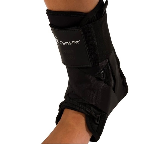 DonJoy's comprehensive Lace-up brace with figure 8 straps for stabilizat… - Picture 7 of 7